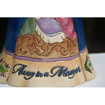 Mikołaj z Szopką - Gdzieś daleko od szopki narodziło się dziecię (Away In A Manger)  4046758 Jim Shore